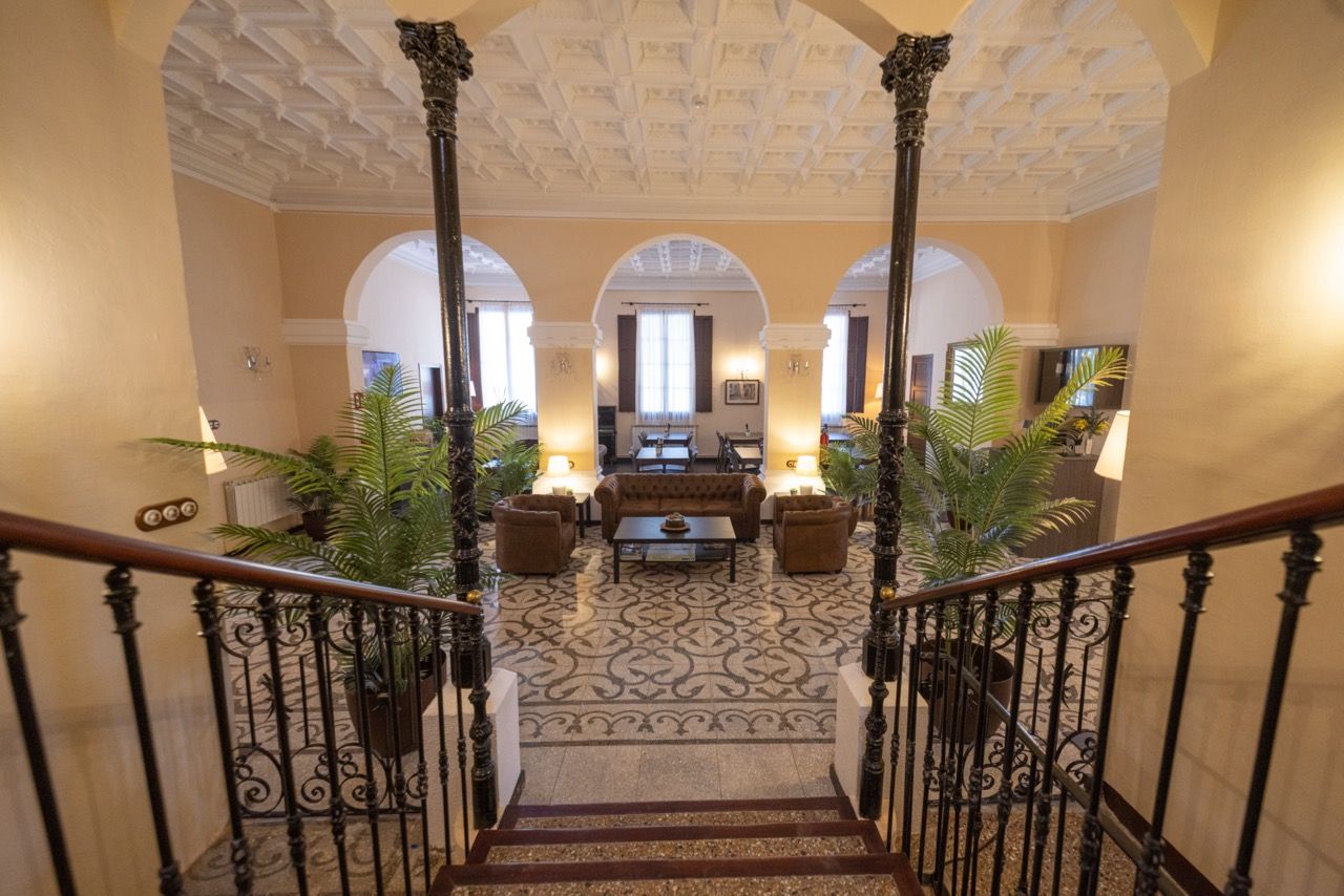 VILLA_ENGRACIA_HOTEL_HALL (1)